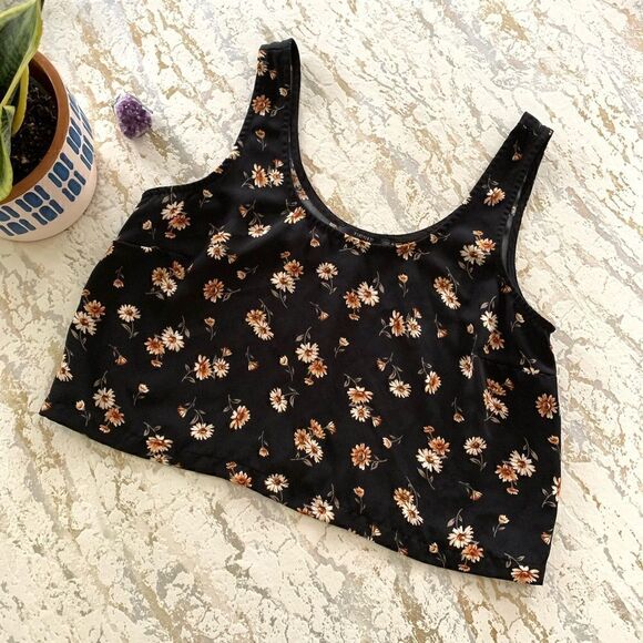 Forever 21 Floral Crop Top - Picture 2 of 5